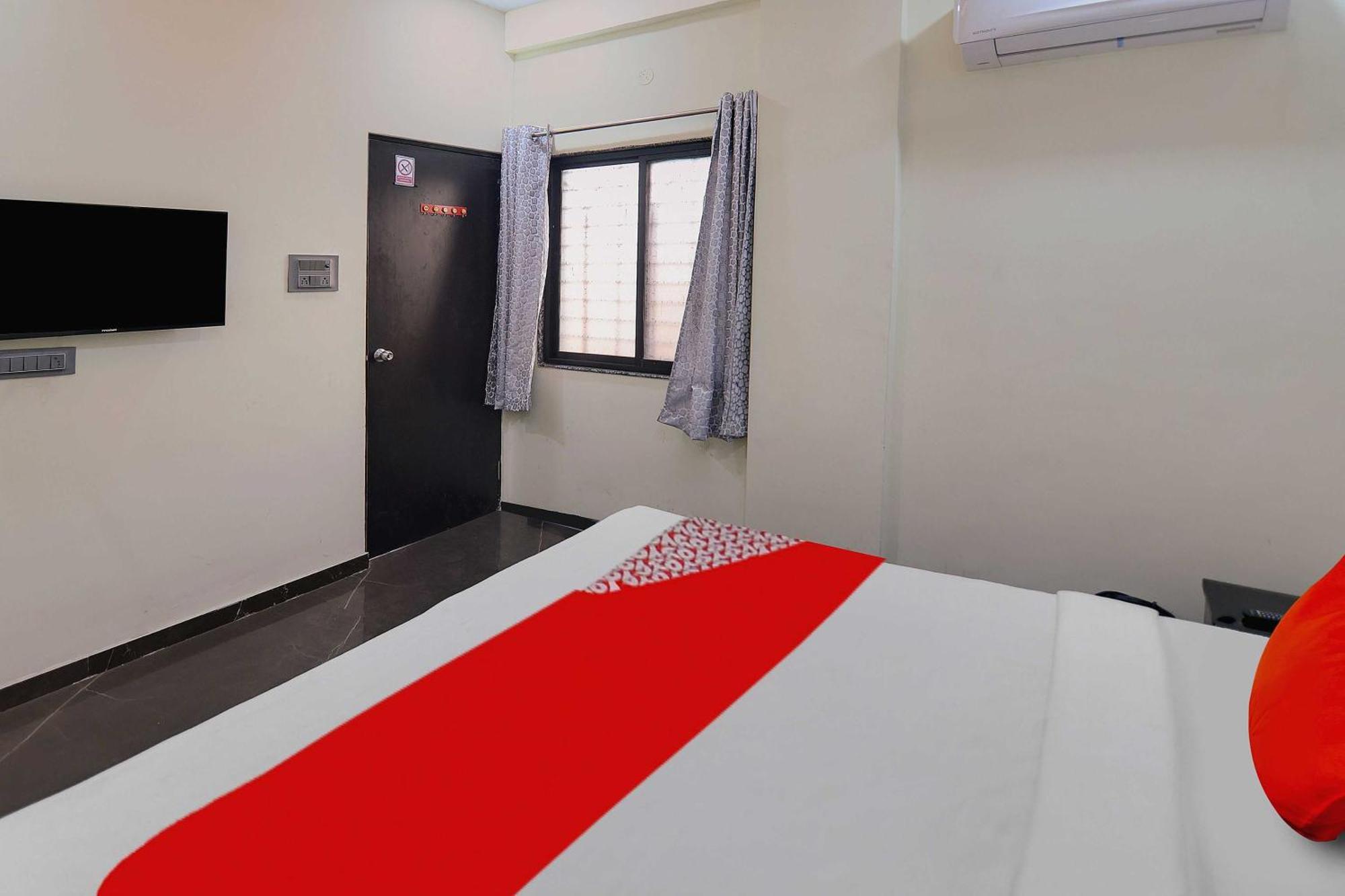 Oyo Hotel Blackgold Chandrapur Exterior foto