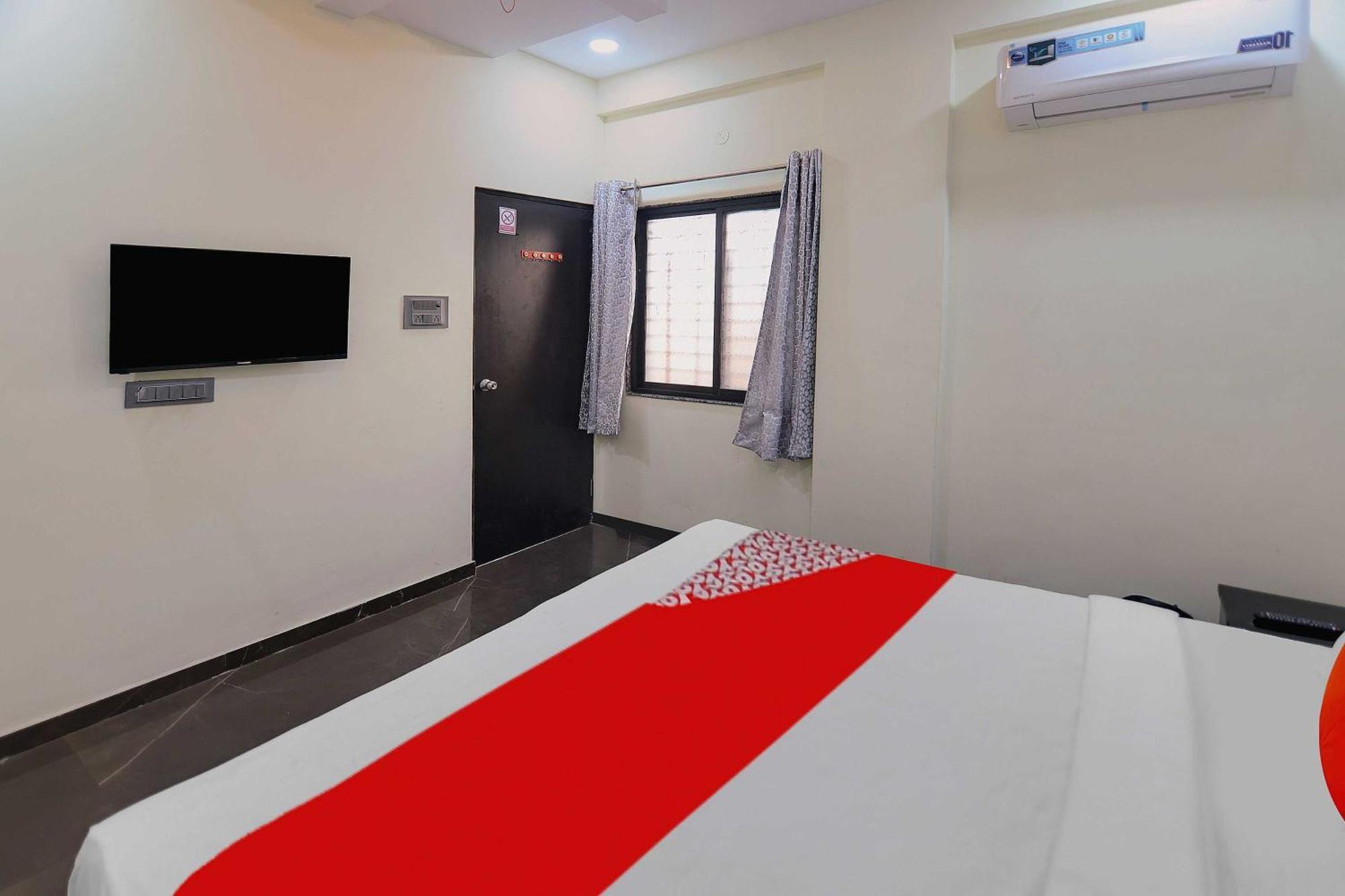 Oyo Hotel Blackgold Chandrapur Exterior foto